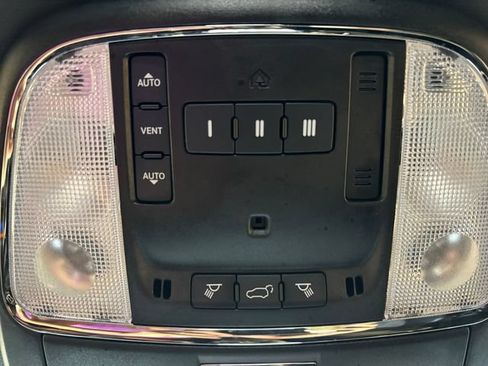 Used 2022 Jeep Grand Cherokee Limited AWD/4WD image 24