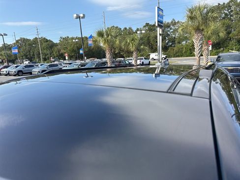 Used 2023 Land Rover Defender 90 S image 41