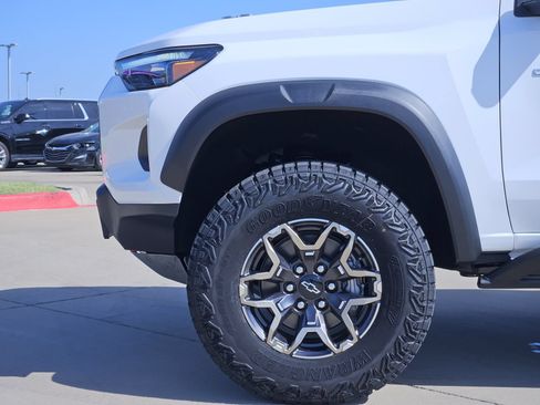 New 2026 Chevrolet Colorado ZR2 w/ Technology Package AWD/4WD image 11