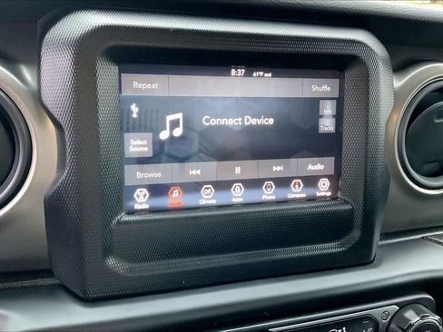 Used 2023 Jeep Wrangler Sport image 27