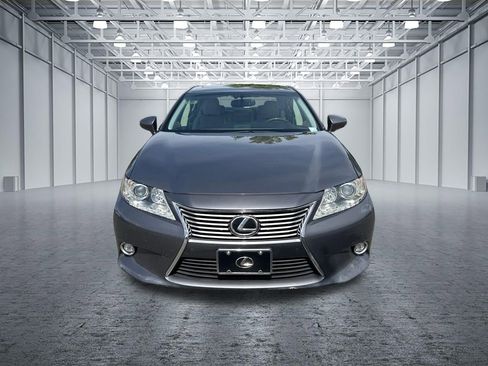 Used 2015 Lexus ES 350 w/ Luxury Package image 2