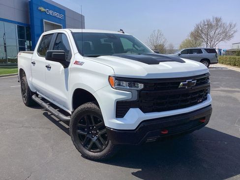 Used 2025 Chevrolet Silverado 1500 LT Trail Boss w/ Convenience Package II image 1