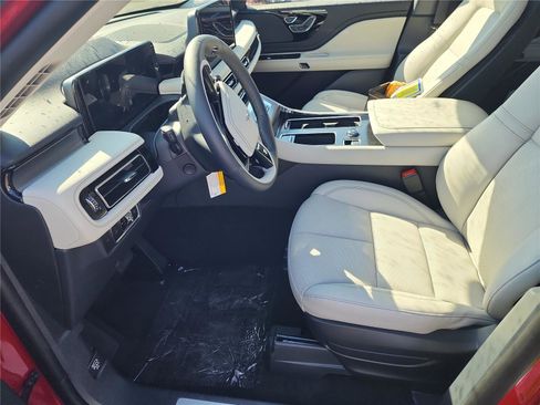 New 2026 Lincoln Aviator Premiere image 13