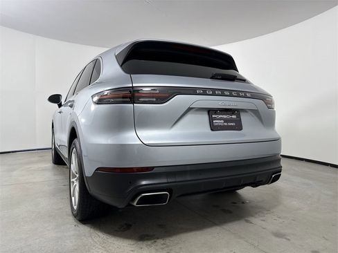 Certified 2023 Porsche Cayenne Platinum Edition image 20