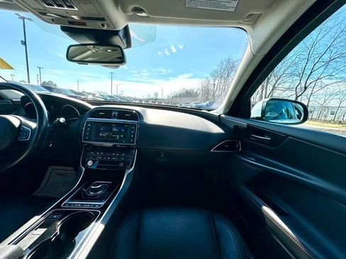 Used 2017 Jaguar XE Prestige image 29