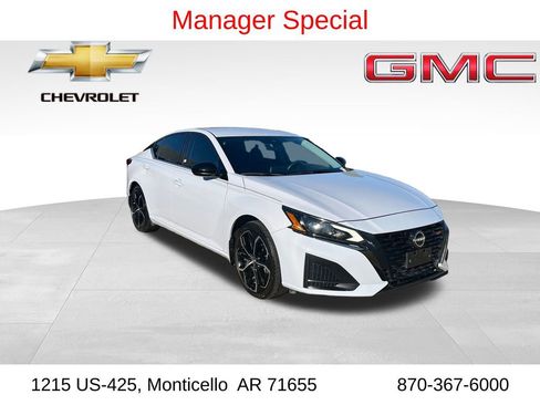 Used 2024 Nissan Altima 2.5 SR image 1