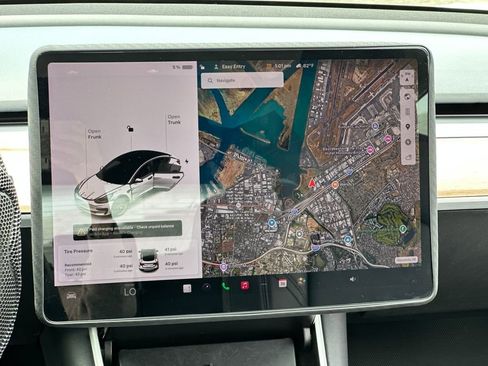 Used 2018 Tesla Model 3 Long Range image 15