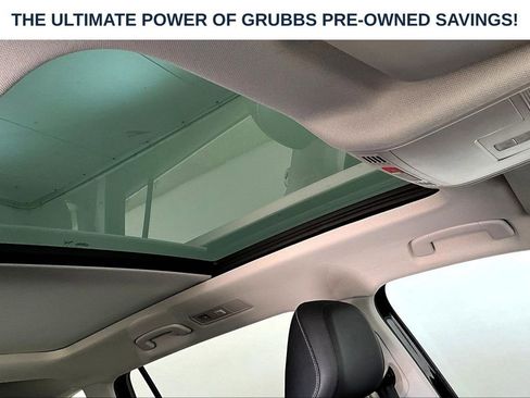 Used 2023 Volkswagen Tiguan SE w/ Panoramic Sunroof Package FWD image 22