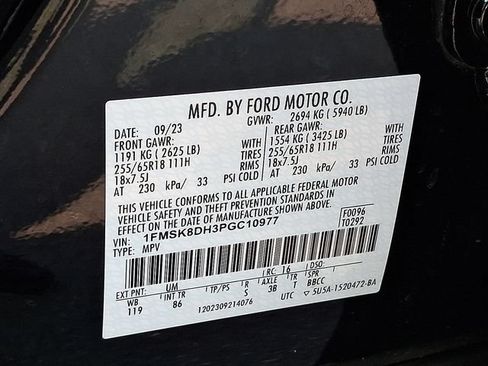 Used 2023 Ford Explorer XLT AWD/4WD image 28