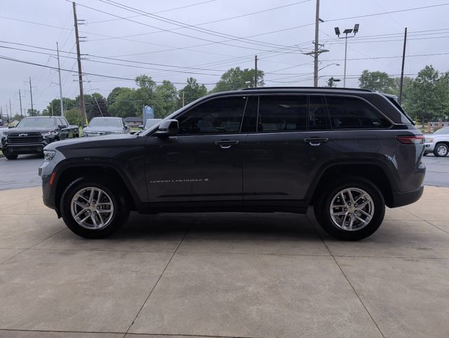 Used 2024 Jeep Grand Cherokee Laredo X w/ Luxury Tech Group I AWD/4WD image 5