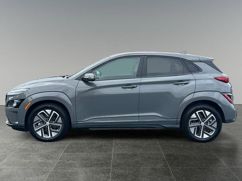 Used 2023 Hyundai Kona SE w/ Cargo Package FWD image 5