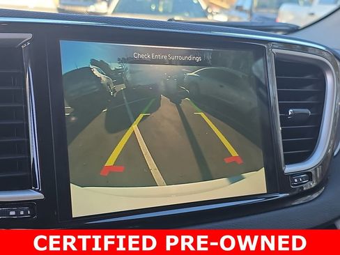 Used 2024 Chrysler Pacifica Touring-L FWD image 25