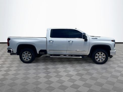 Used 2025 Chevrolet Silverado 3500 High Country w/ High Country Premium Package AWD/4WD image 5
