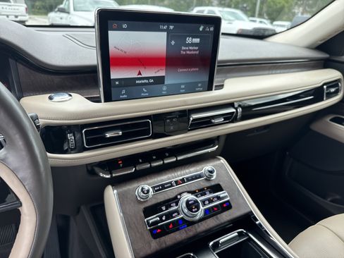 Used 2023 Lincoln Aviator Reserve w/ Equipment Group 201A RWD image 32
