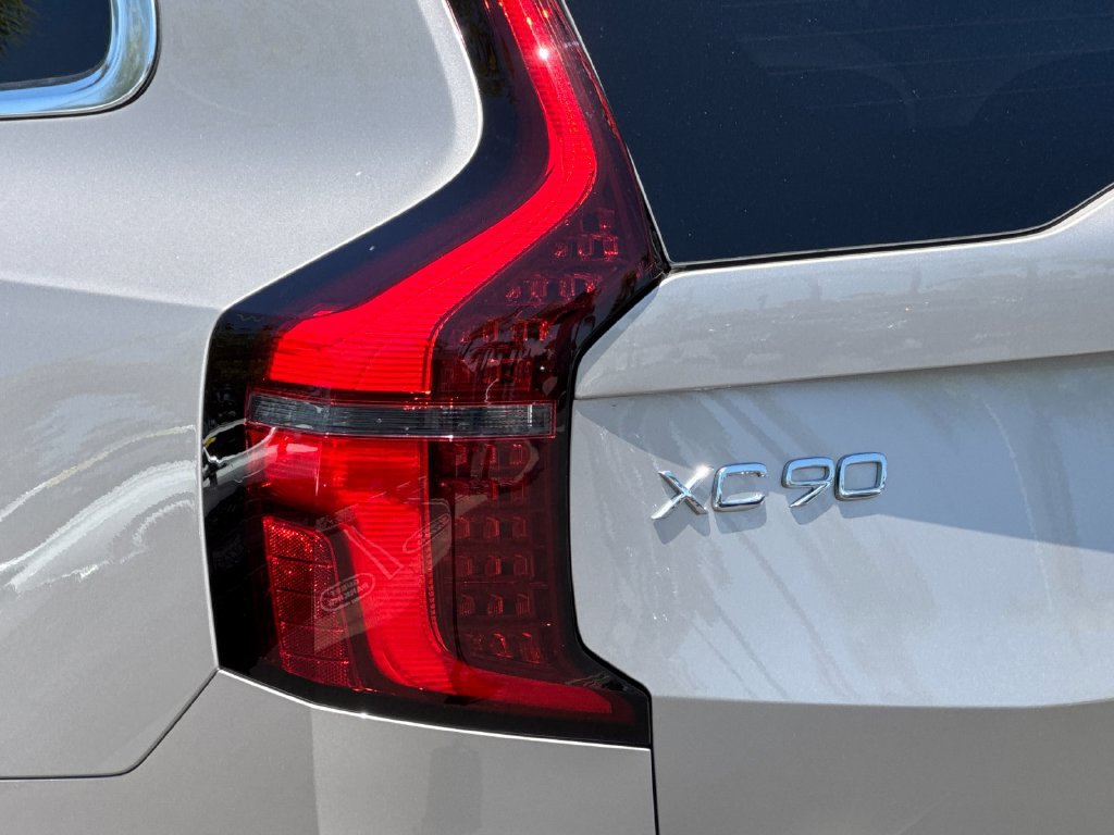 New 2026 Volvo XC90 T8 Plus w/ Protection Package Premier AWD/4WD image 27