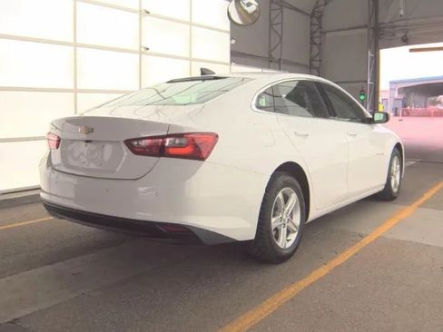 Used 2025 Chevrolet Malibu LS w/ Driver Confidence Package FWD image 4