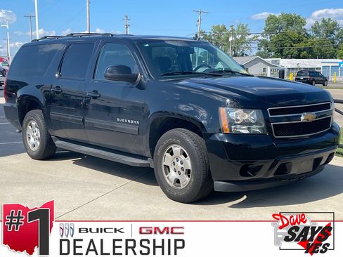 Used 2014 Chevrolet Suburban LS RWD image 1