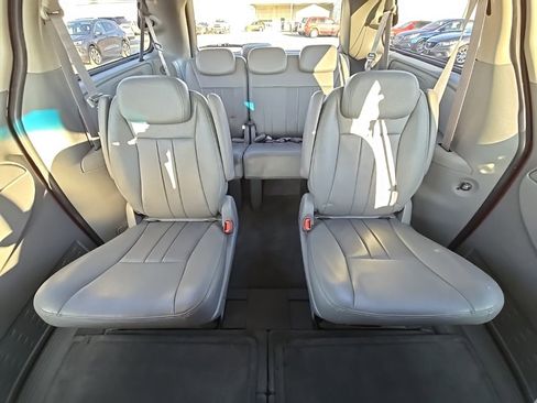 Used 2005 Dodge Grand Caravan SXT w/ Leather Interior Group image 25
