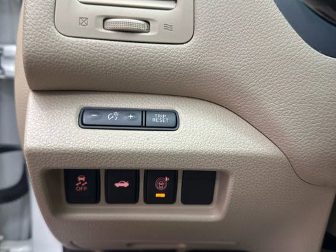 Used 2015 Nissan Altima 2.5 SV w/ Convenience Package image 12