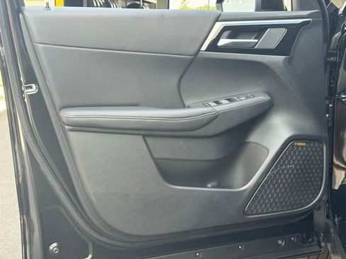 New 2025 Mitsubishi Outlander SE image 21