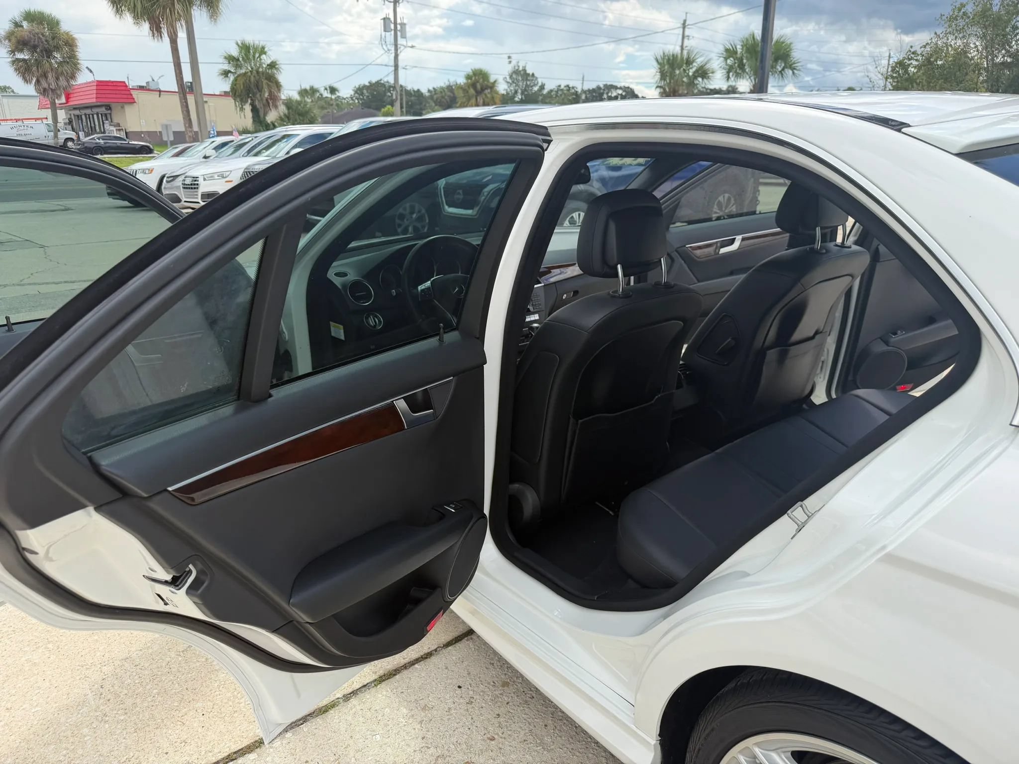 Used 2014 Mercedes-Benz C 250 Sedan image 17