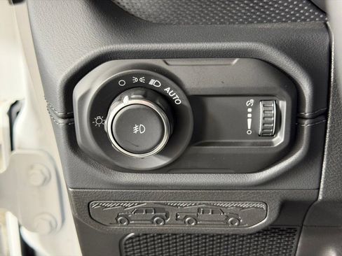 Used 2026 Jeep Wrangler Unlimited Rubicon AWD/4WD image 27