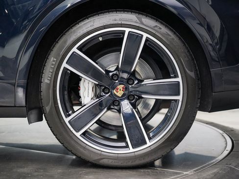 Used 2021 Porsche Cayenne Turbo AWD/4WD image 13