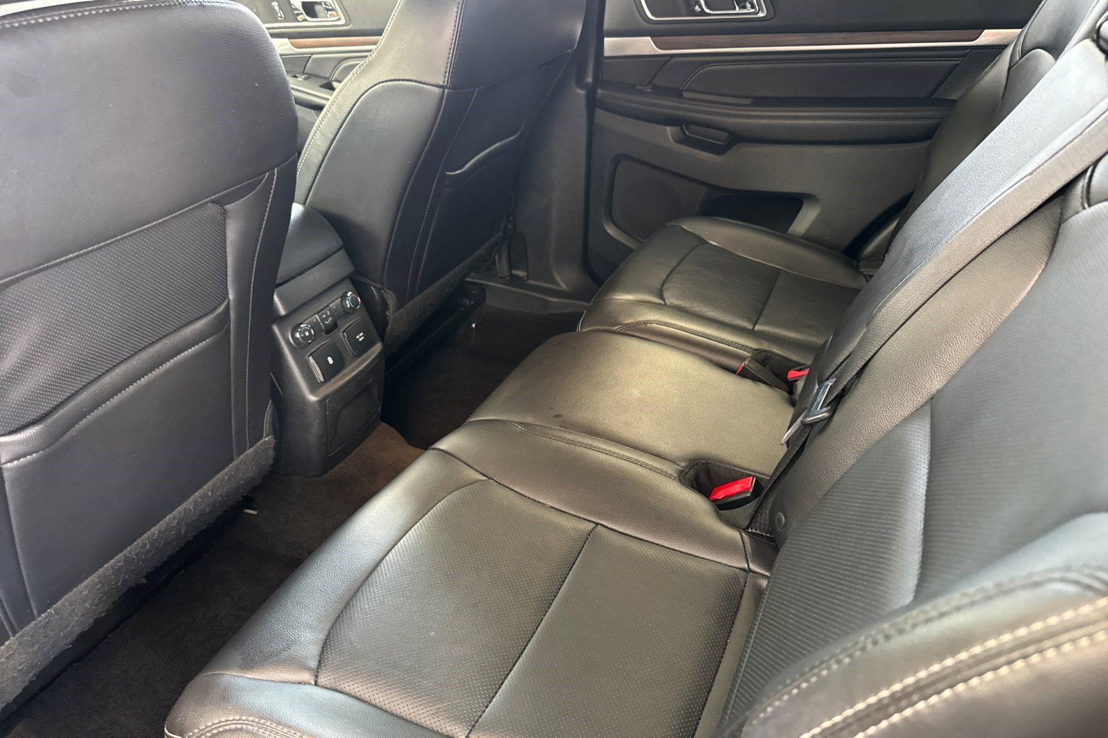 Used 2017 Ford Explorer Limited w/ Equipment Group 301A AWD/4WD image 15