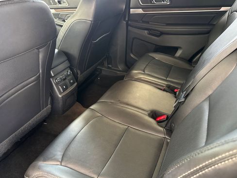 Used 2017 Ford Explorer Limited w/ Equipment Group 301A AWD/4WD image 15