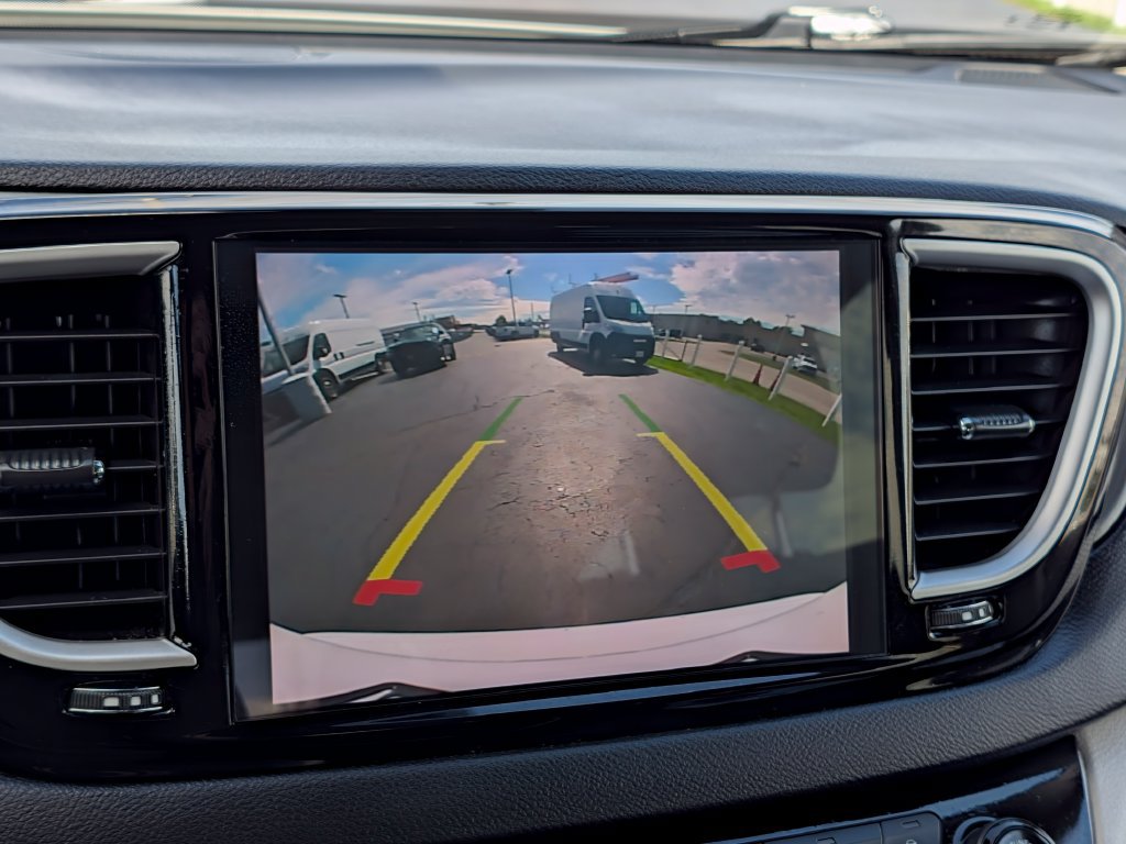 Used 2024 Chrysler Pacifica Touring-L FWD image 32