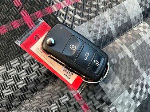 Used 2019 Volkswagen Beetle 2.0T S image 11