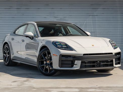 New 2026 Porsche Panamera RWD image 10