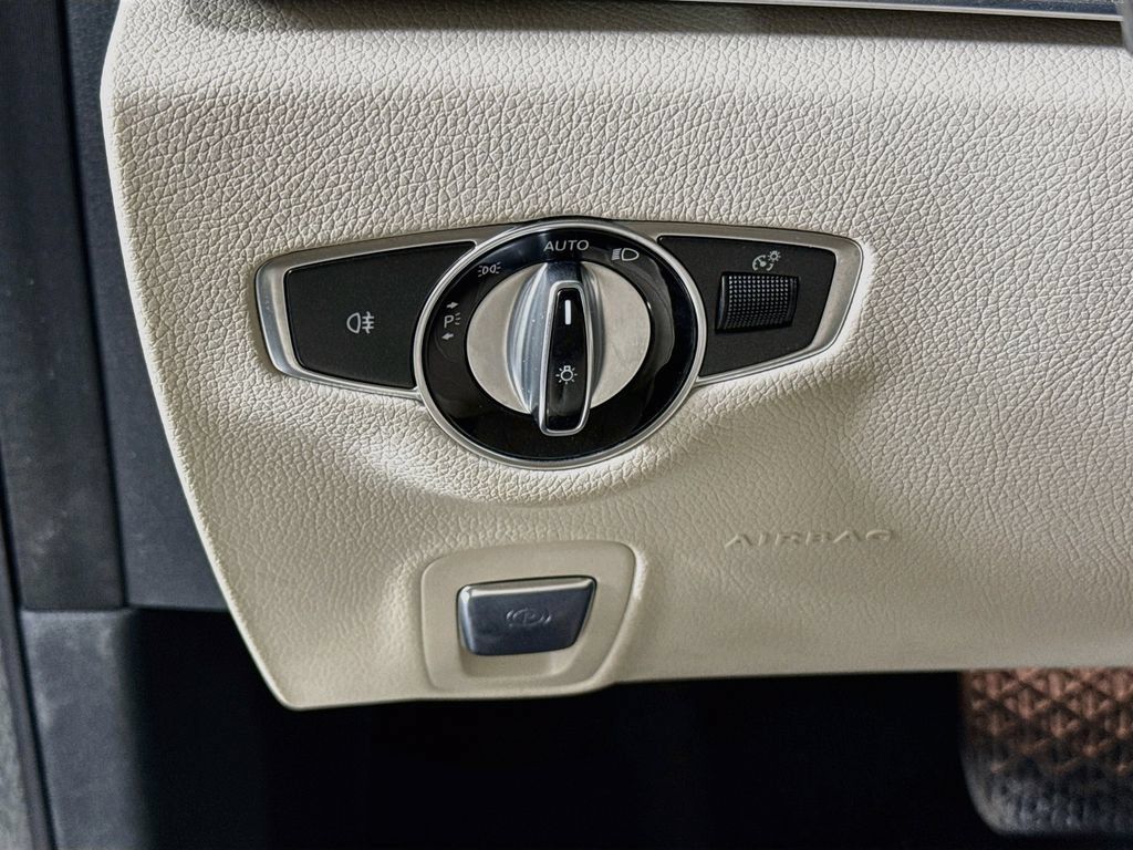 Used 2018 Mercedes-Benz E 300 4MATIC image 10