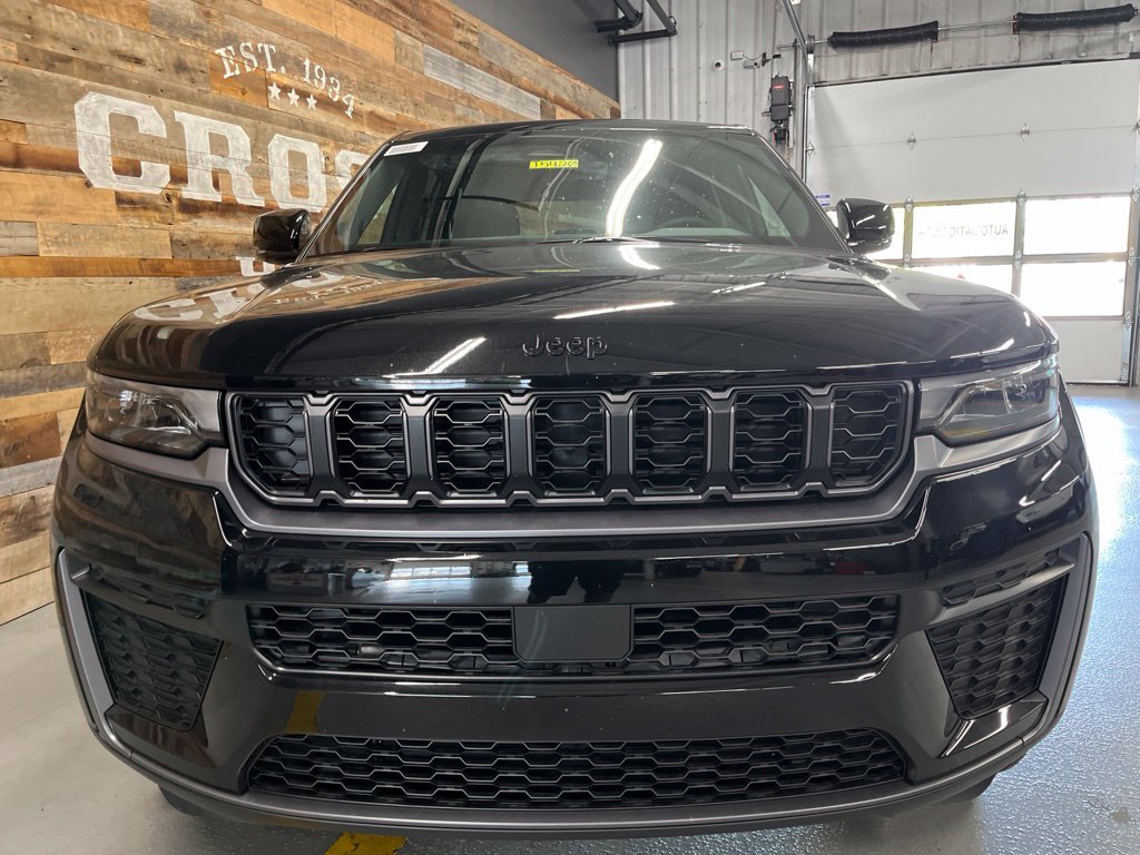 New 2026 Jeep Grand Cherokee Altitude AWD/4WD image 7