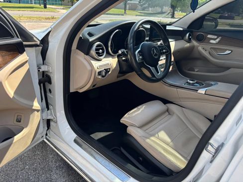 Used 2019 Mercedes-Benz C 300 4MATIC Sedan image 21