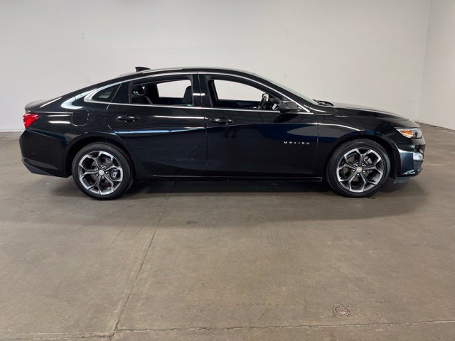 Used 2023 Chevrolet Malibu LT FWD image 2