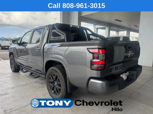 Used 2023 Nissan Frontier SV w/ Midnight Edition Package AWD/4WD image 3