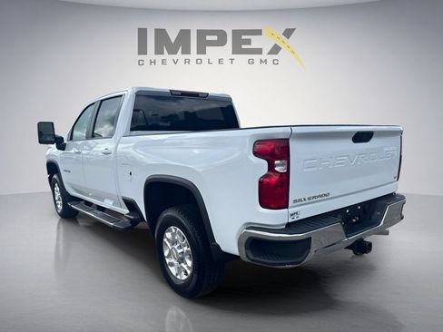 Used 2025 Chevrolet Silverado 2500 LT AWD/4WD image 3