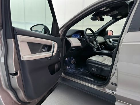 Used 2022 Land Rover Discovery Sport SE R-Dynamic image 14