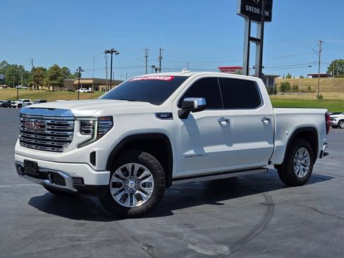 Used 2023 GMC Sierra 1500 Denali w/ Technology Package AWD/4WD image 1