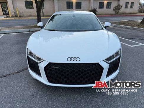 Used 2018 Audi R8 V10 w/ Carbon Exterior Package image 26