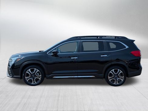Used 2025 Subaru Ascent Touring AWD/4WD image 4