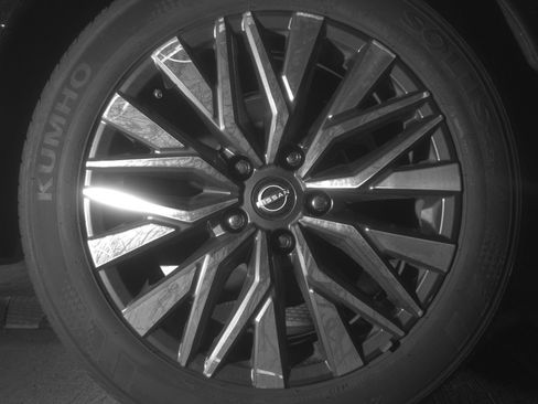 Used 2025 Nissan Altima 2.5 SV FWD image 15