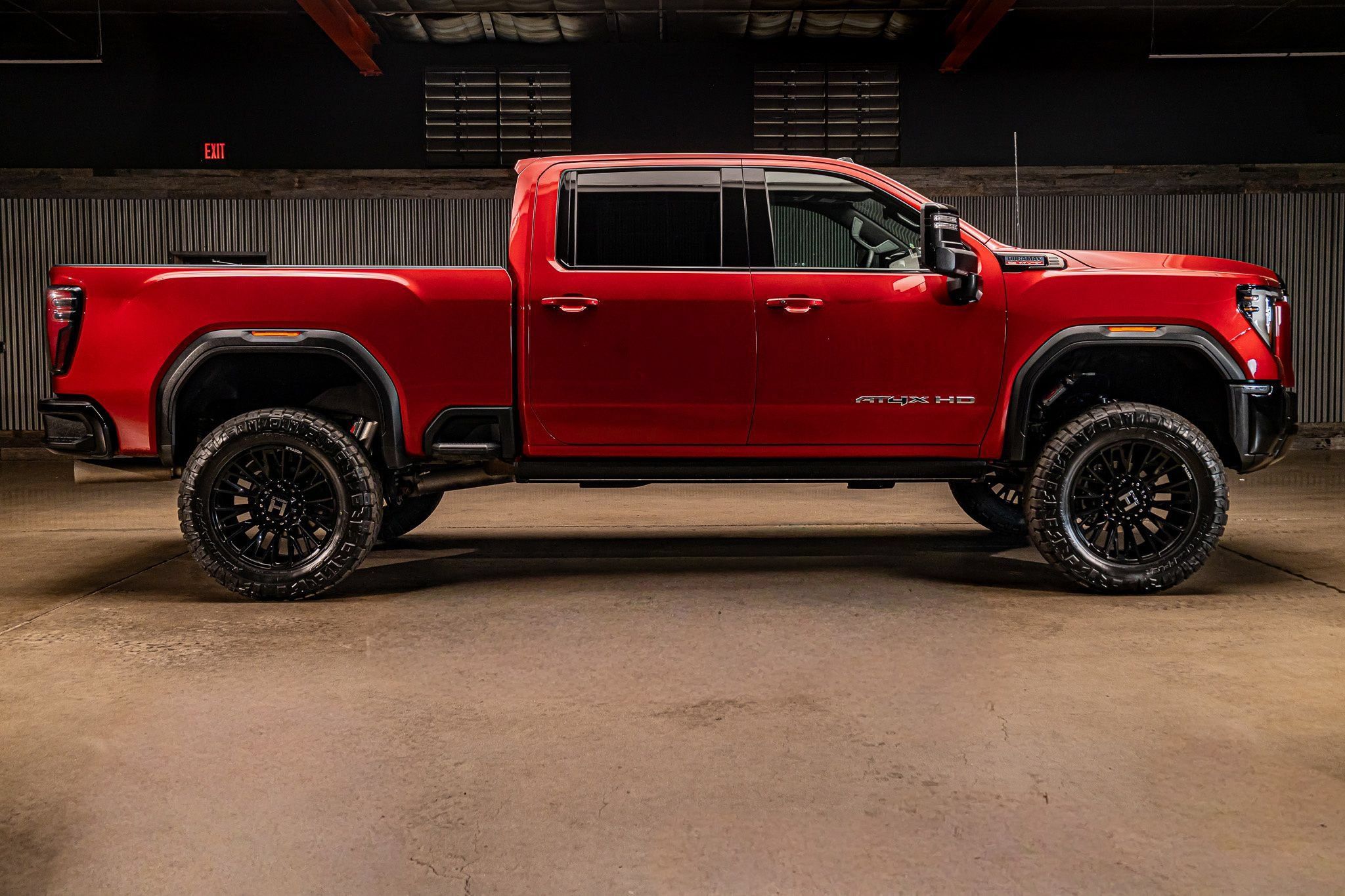Used 2025 GMC Sierra 2500 AT4X AWD/4WD image 11