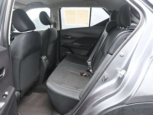 Used 2023 Nissan Kicks SV FWD image 9