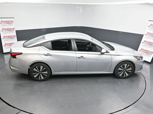 Used 2022 Nissan Altima 2.5 SV image 17