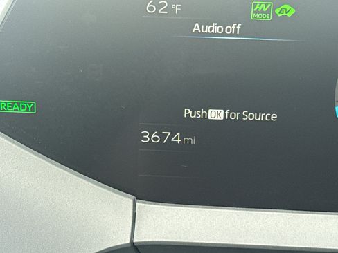 Used 2025 Toyota Prius Plug-In Hybrid image 23