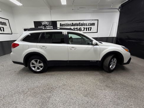 Used 2013 Subaru Outback 3.6R Limited AWD/4WD image 2