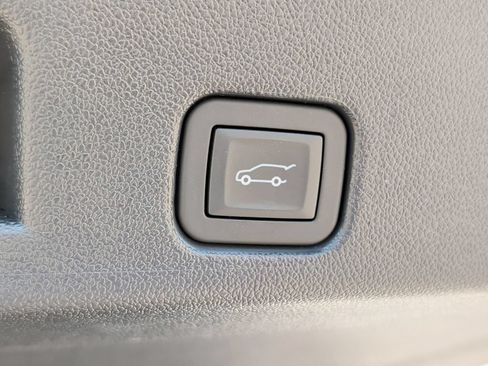 Used 2025 Buick Enclave Avenir w/ Super Cruise Package AWD/4WD image 49