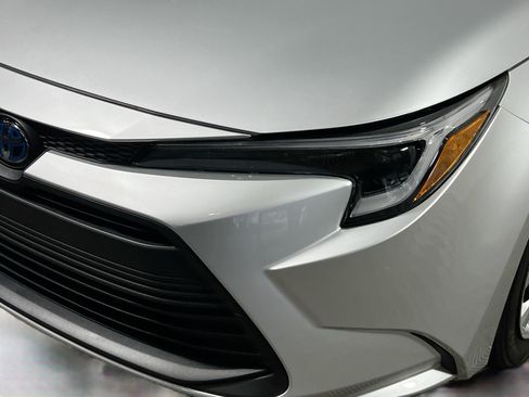 Used 2023 Toyota Corolla LE FWD image 12